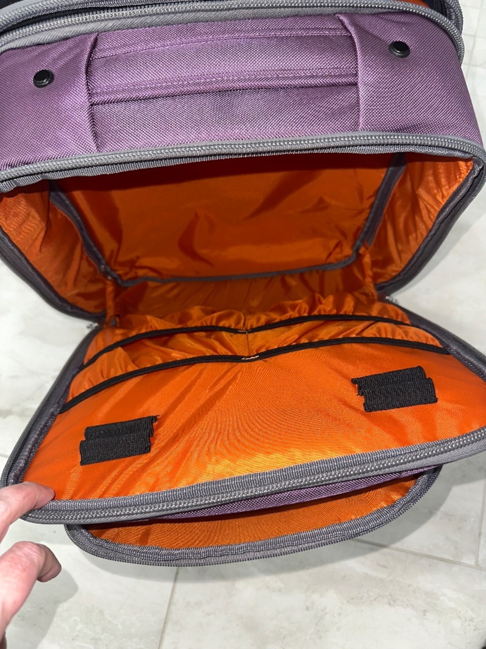 EUC eBags Mobile Office/Carry On Rolling Bag in Eggplant Purple - Picture 10 of 16